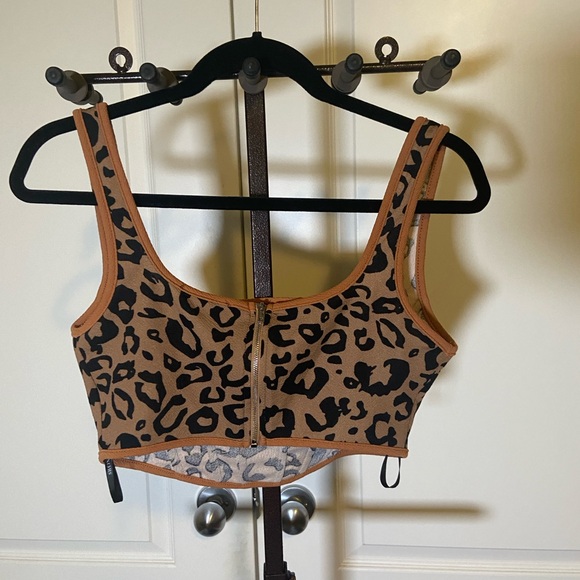 Leopard crop top - Picture 4 of 4